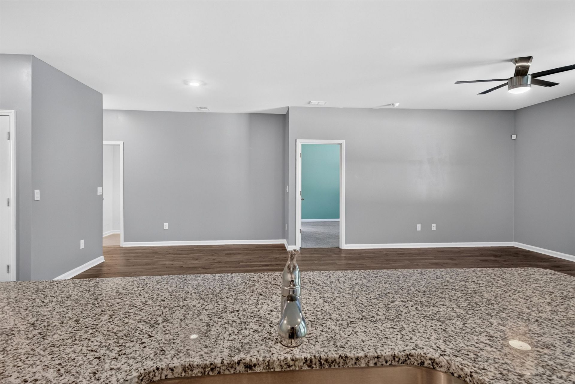 1440 Greenock Ln. Photo 10