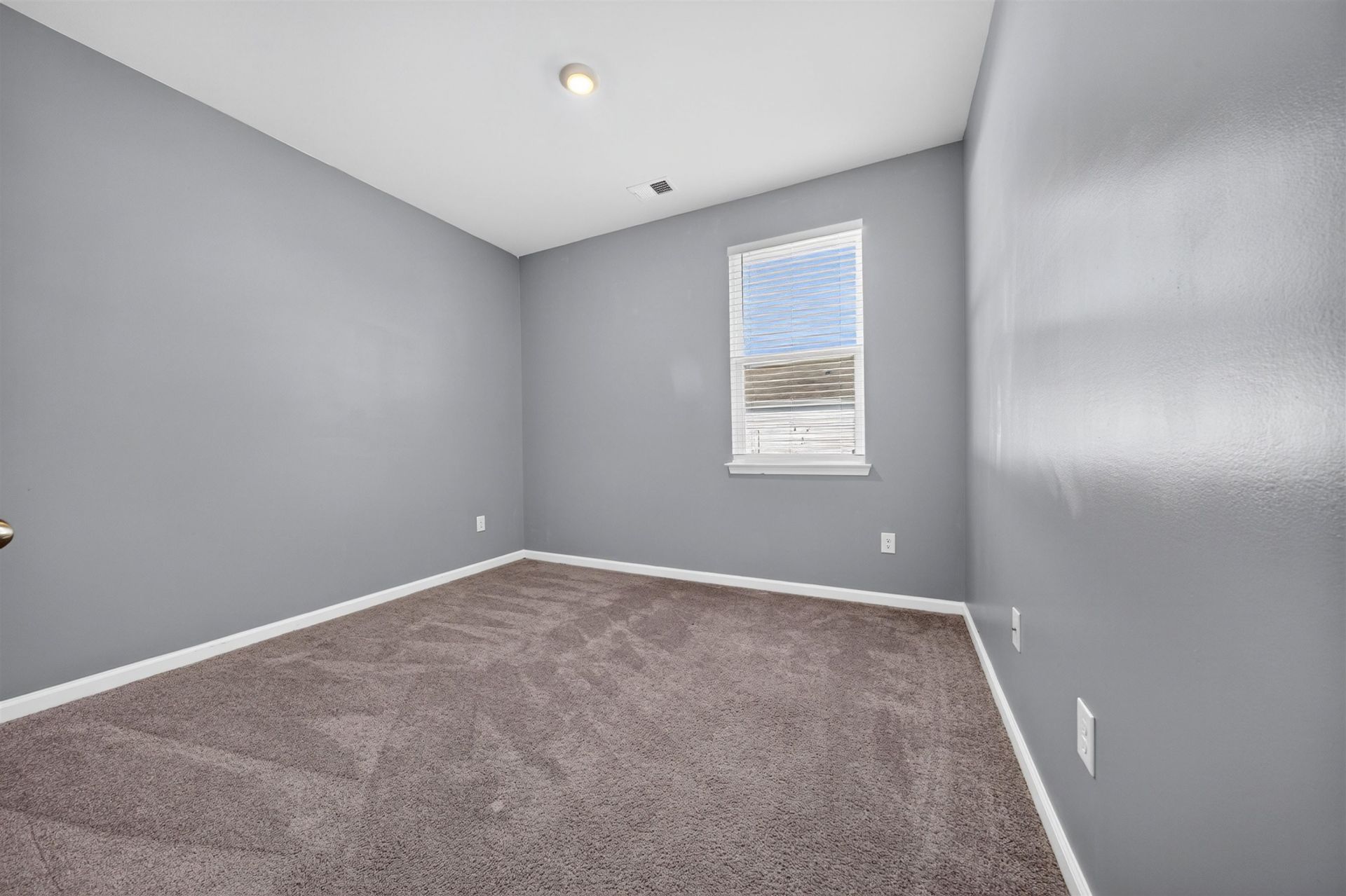 1440 Greenock Ln. Photo 14