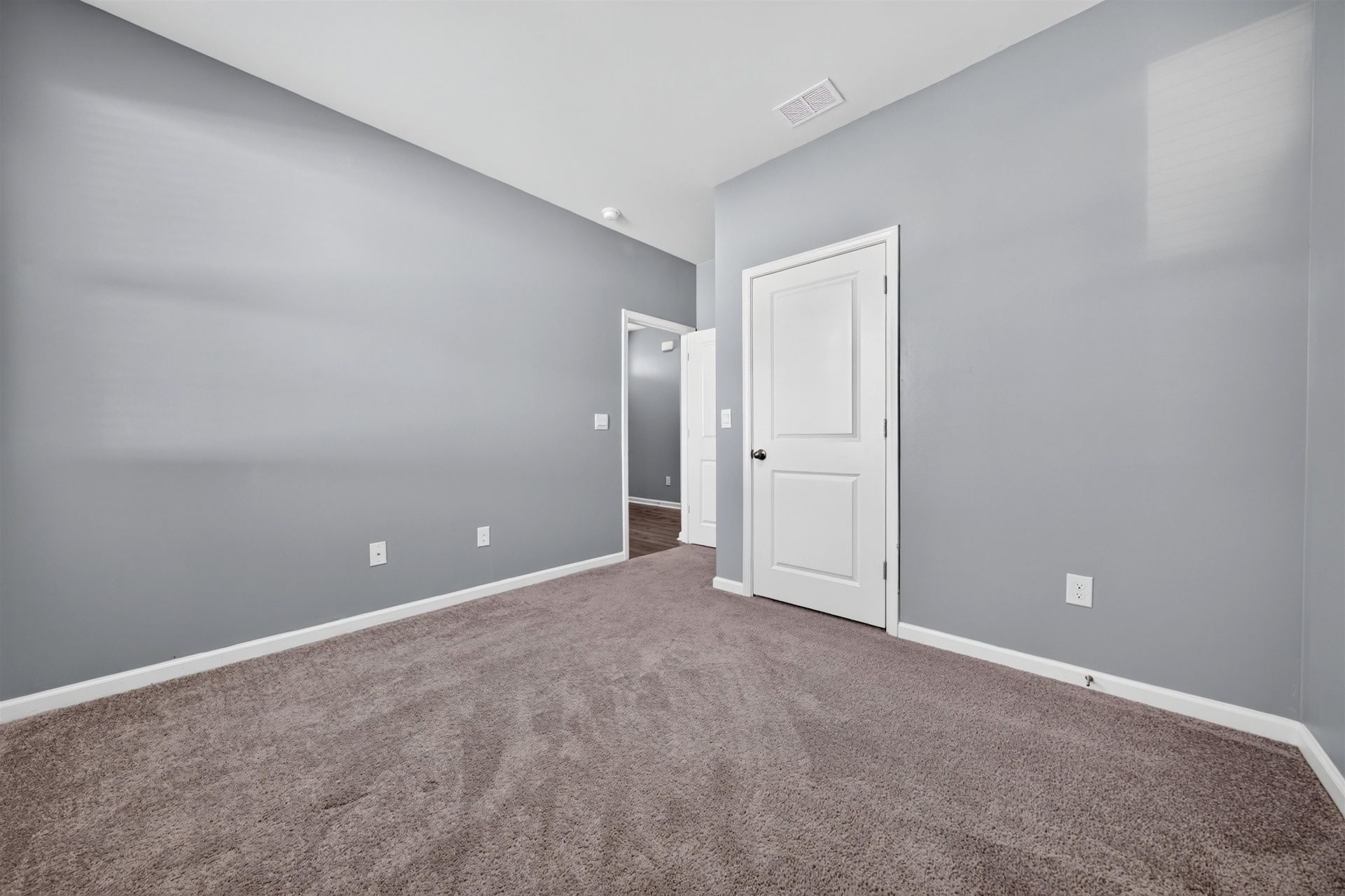 1440 Greenock Ln. Photo 15