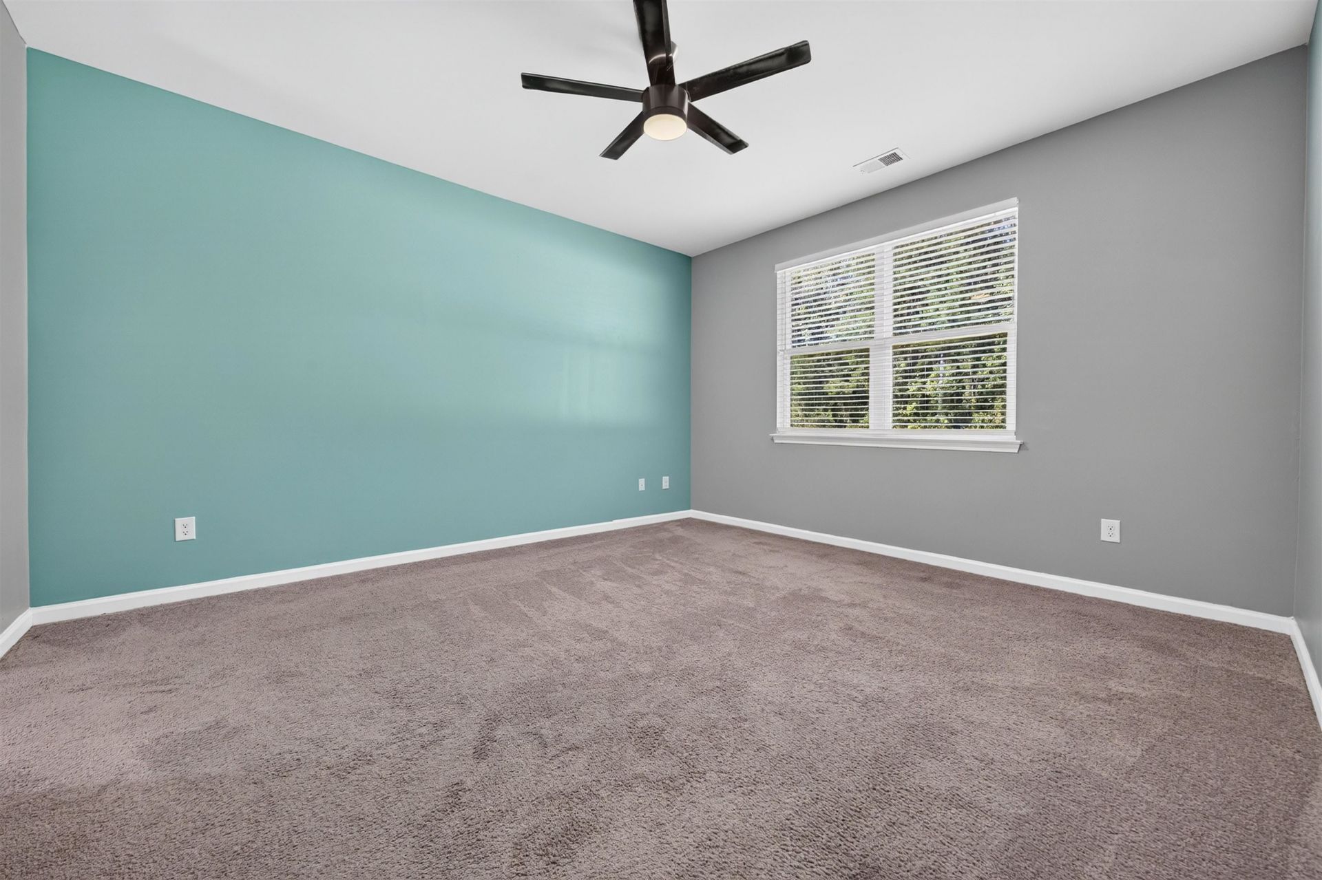 1440 Greenock Ln. Photo 24