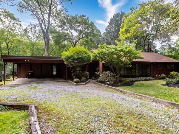 136 Bradford Rd, Bradford Woods, PA 15015