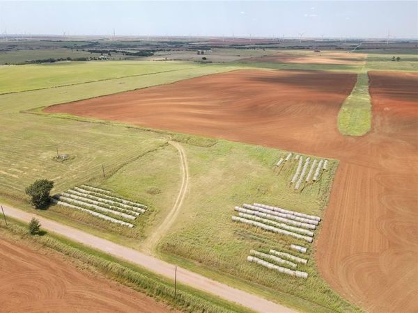 CR E1020 , Weatherford, OK 73096