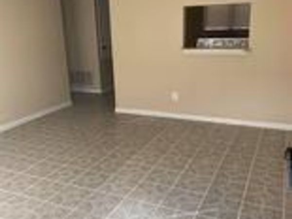 139 Elm DR, Unit 206, Lockhart, TX 78644