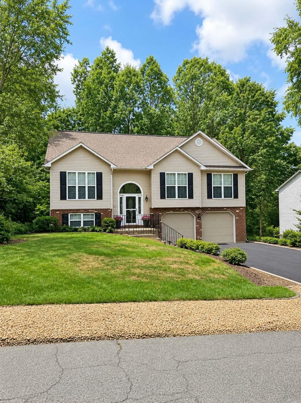 9712 Gunston Hall Road, Fredericksburg, VA 22408 Main Photo
