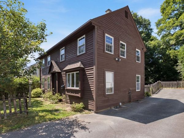260 Mendon St, Uxbridge, MA 01569
