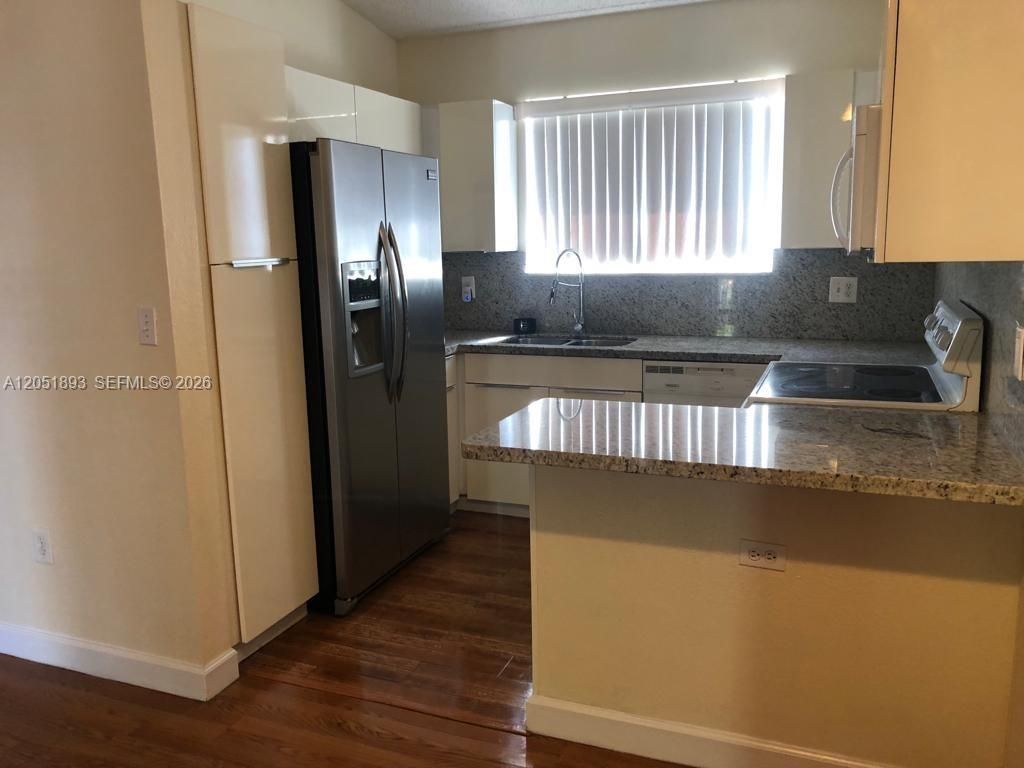 5810 W 18th Ln , Unit 208, Hialeah, FL 33012 Photo