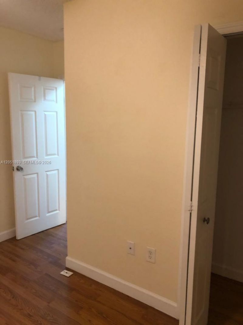 5810 W 18th Ln , Unit 208, Hialeah, FL 33012 Photo