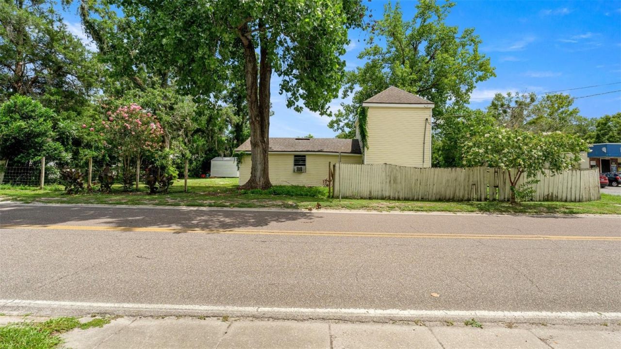 10107 S Division Avenue , Hampton, FL 32044 Photo