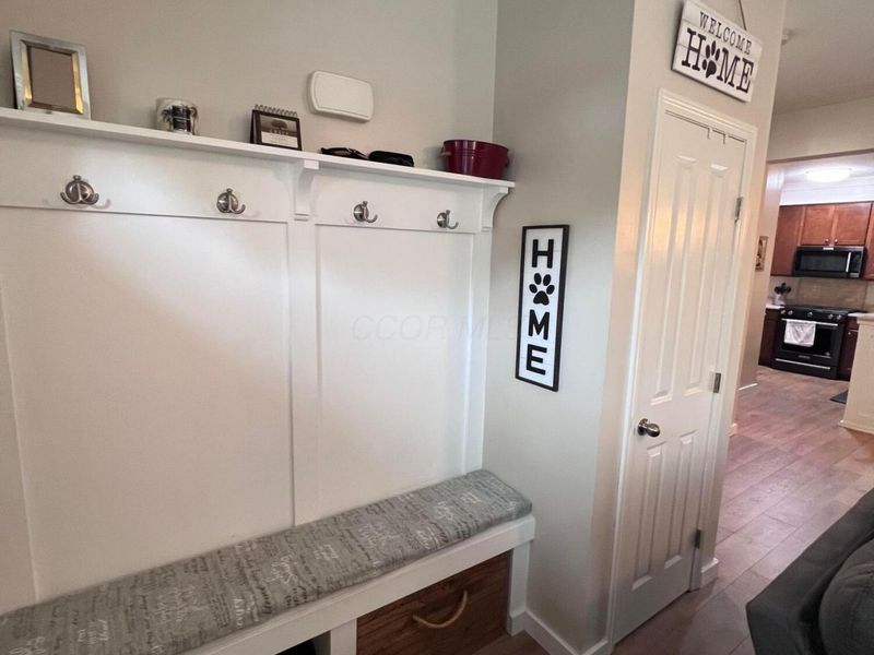 8034 Ravine Run Lane, Columbus, OH 43235 Photo 6