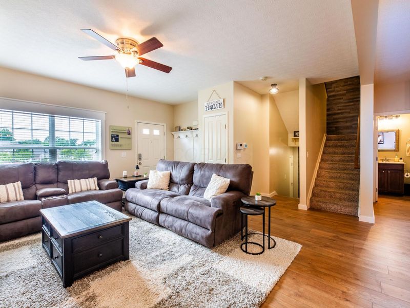 8034 Ravine Run Lane, Columbus, OH 43235 Photo 7