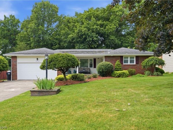 6570 Applewood Boulevard , Boardman, OH 44512