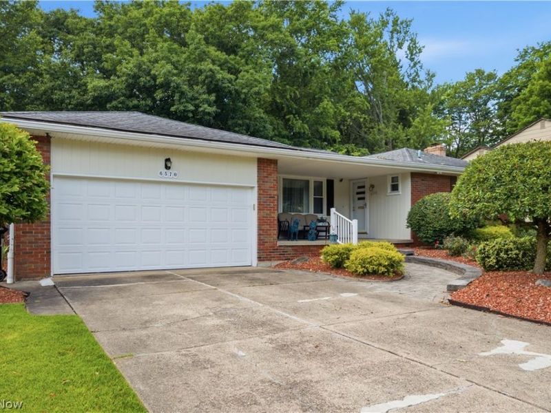 6570 Applewood Boulevard, Boardman, OH 44512 Photo 2