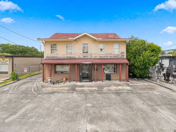 530 Court St, Port Allen, LA 70767