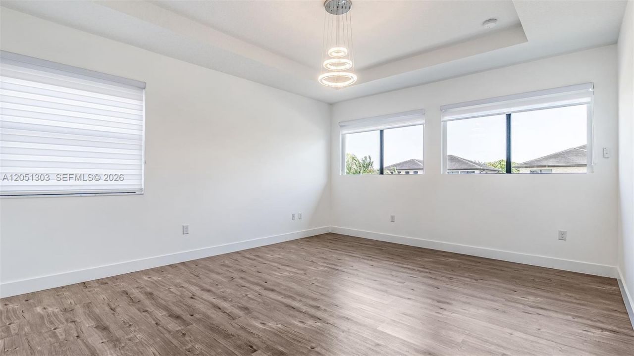 8900 NW 161st Ter, Miami Lakes, FL 33018 Photo