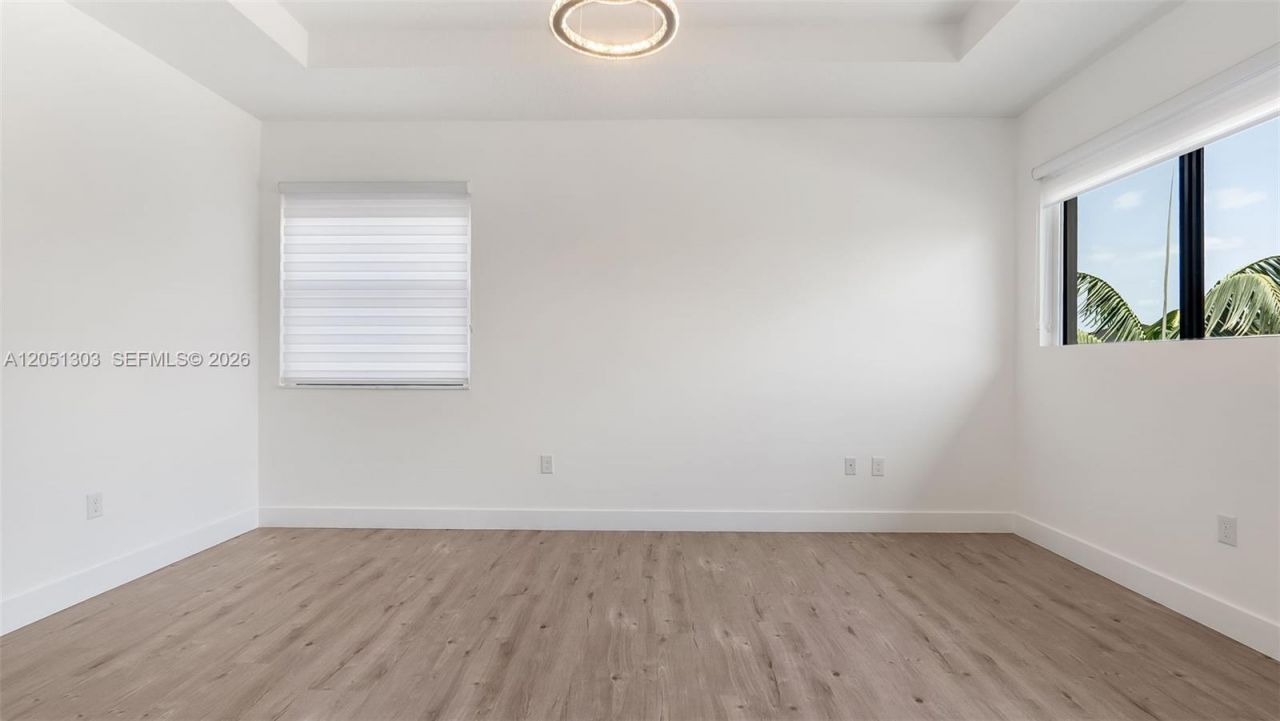 8900 NW 161st Ter, Miami Lakes, FL 33018 Photo