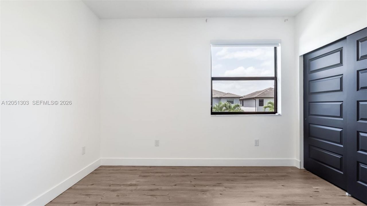 8900 NW 161st Ter, Miami Lakes, FL 33018 Photo
