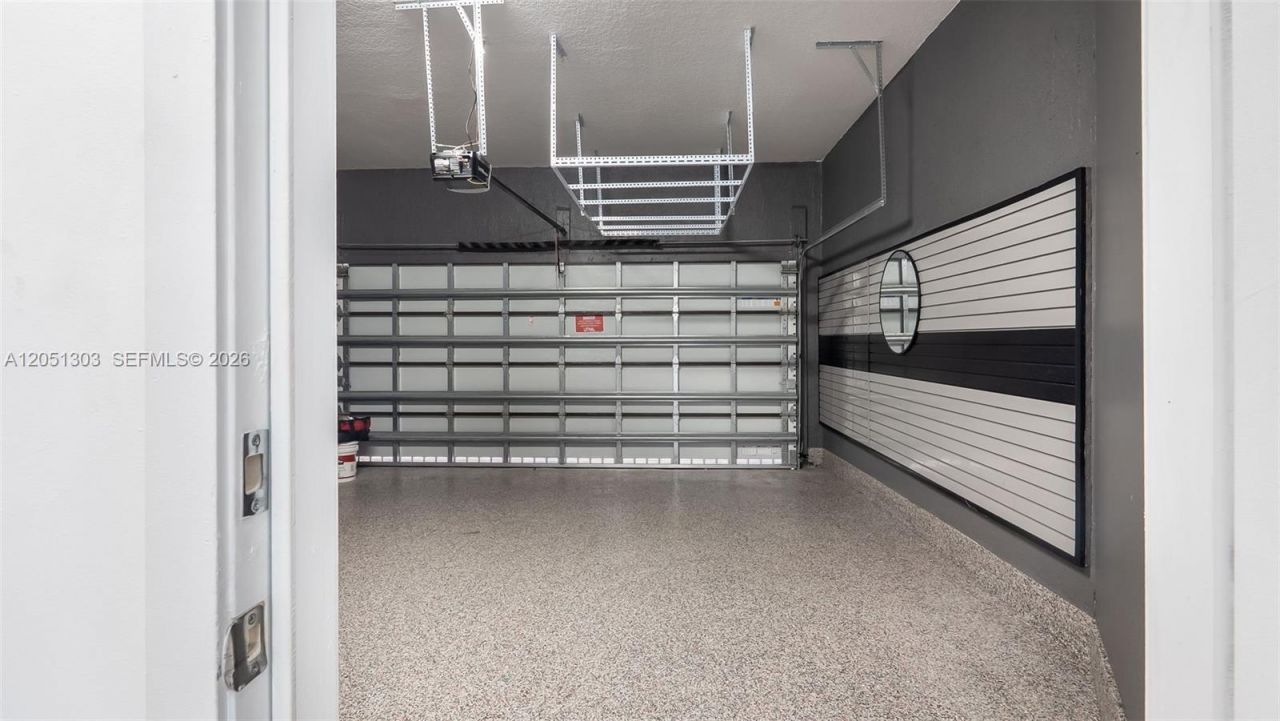 8900 NW 161st Ter, Miami Lakes, FL 33018 Photo