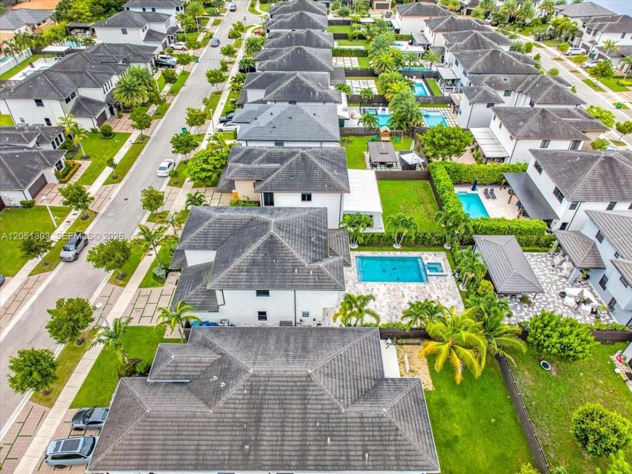 8900 NW 161st Ter, Miami Lakes, FL 33018 Photo