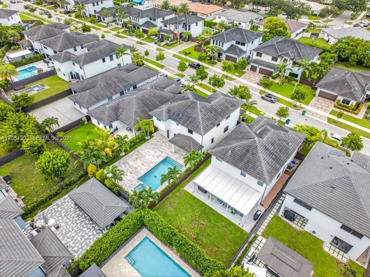 8900 NW 161st Ter, Miami Lakes, FL 33018 Photo