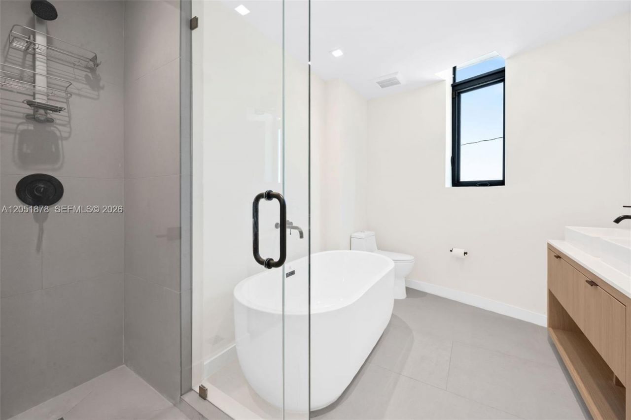 2688 SW 25th Ave. , Miami, FL 33133 Photo