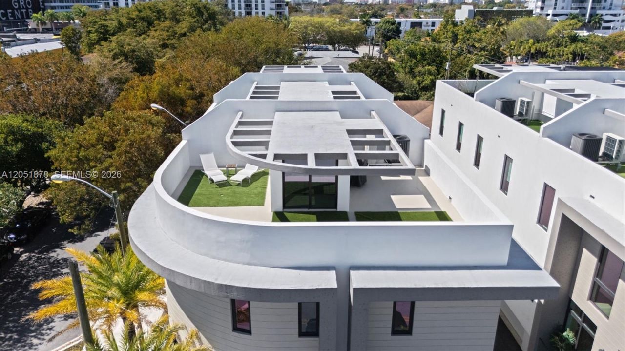 2688 SW 25th Ave. , Miami, FL 33133 Photo