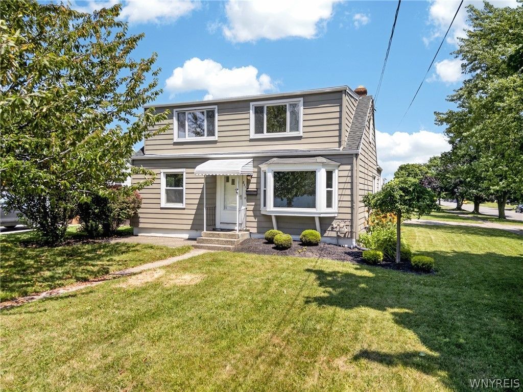 831 Beach Road, Buffalo, NY 14225 Main Photo