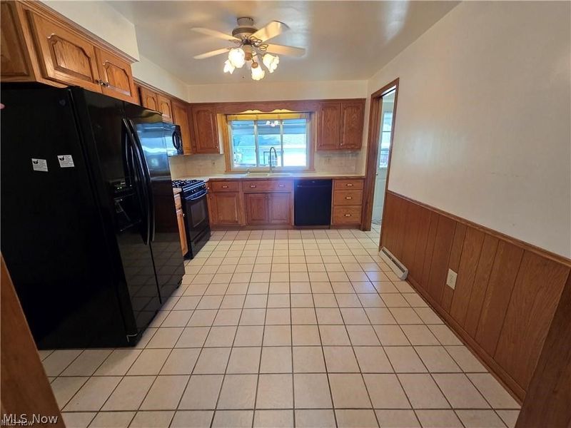 976 N Pasadena Avenue, Elyria, OH 44035 Photo 10