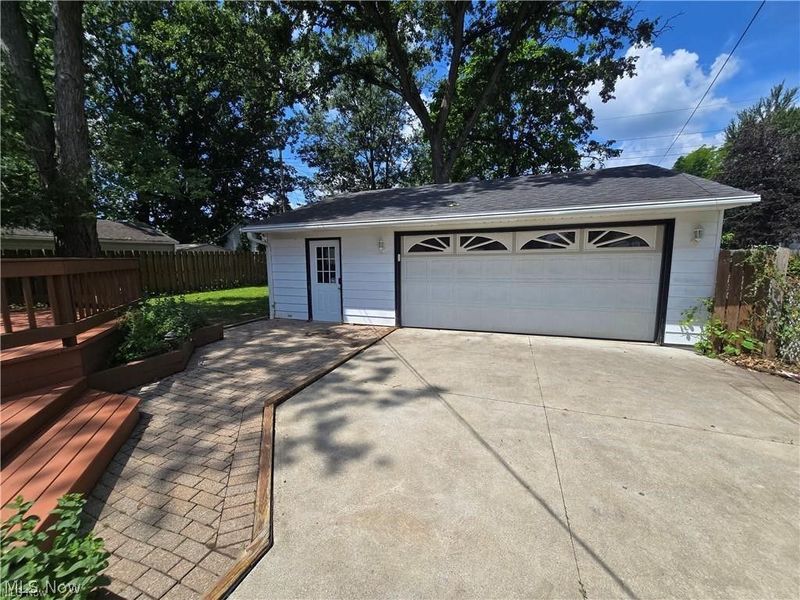 976 N Pasadena Avenue, Elyria, OH 44035 Photo 3