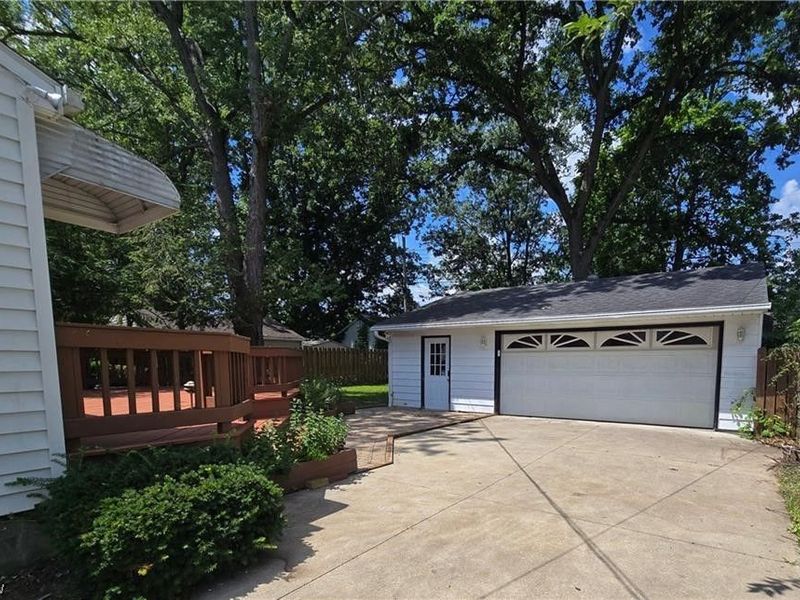 976 N Pasadena Avenue, Elyria, OH 44035 Photo 32
