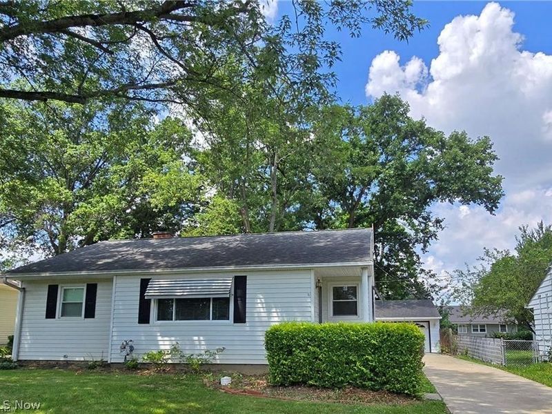 976 N Pasadena Avenue, Elyria, OH 44035 Photo 4