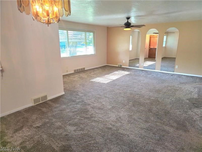 976 N Pasadena Avenue, Elyria, OH 44035 Photo 8