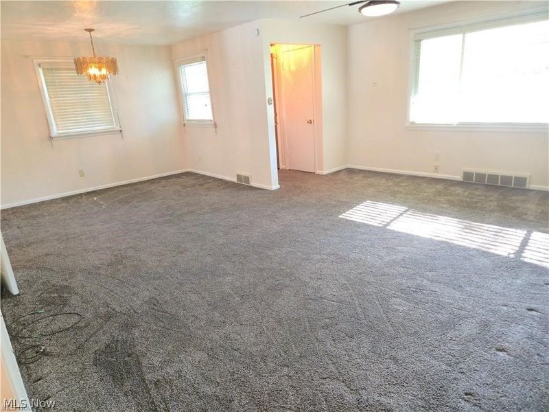 976 N Pasadena Avenue, Elyria, OH 44035 Photo 9