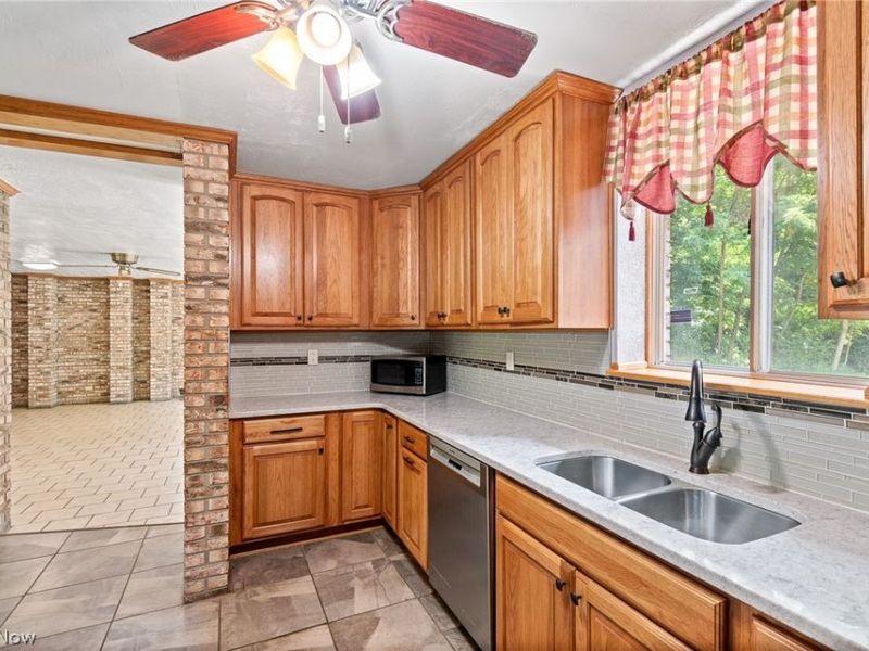 7434 Fenton Road NW, North Bloomfield, OH 44450 Photo 5