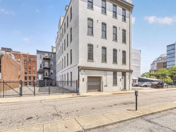 813 Broadway Street, Unit 101, Cincinnati, OH 45202
