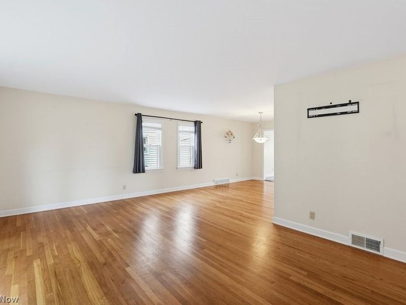 2345 Charney Road, University Heights, OH 44118 Photo 13