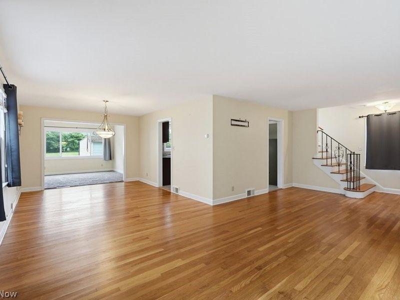 2345 Charney Road, University Heights, OH 44118 Photo 14