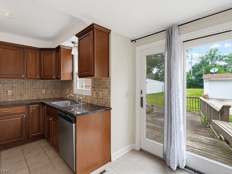 2345 Charney Road, University Heights, OH 44118 Photo 25