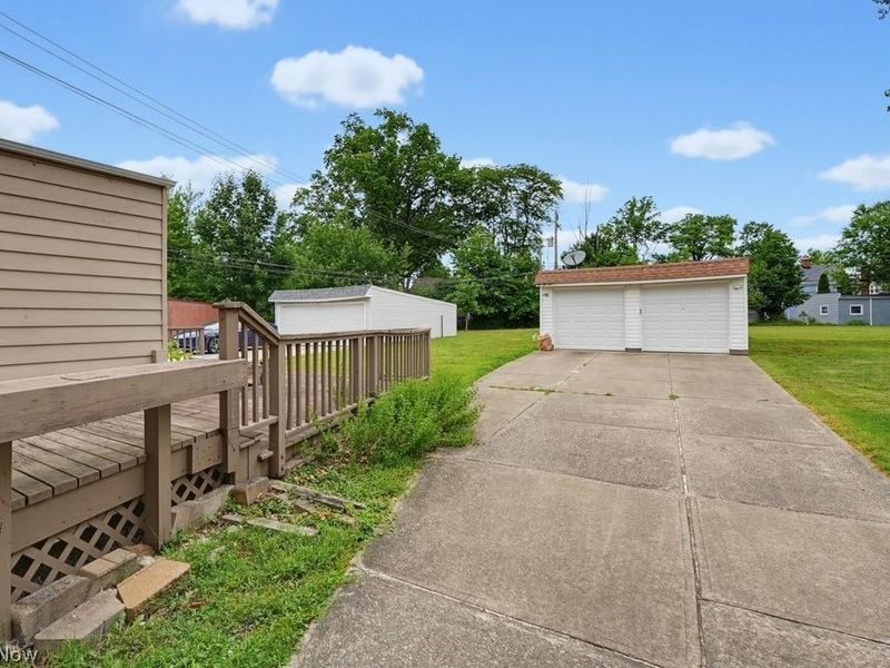 2345 Charney Road, University Heights, OH 44118 Photo 4