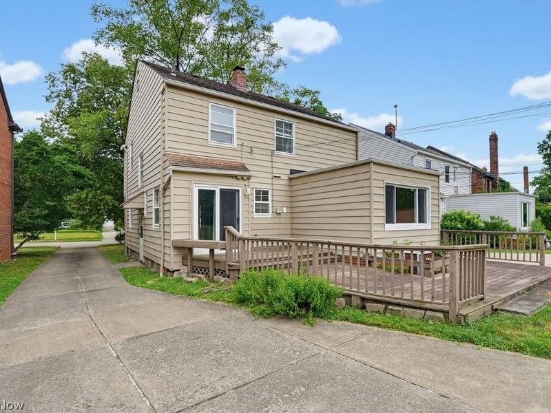 2345 Charney Road, University Heights, OH 44118 Photo 5