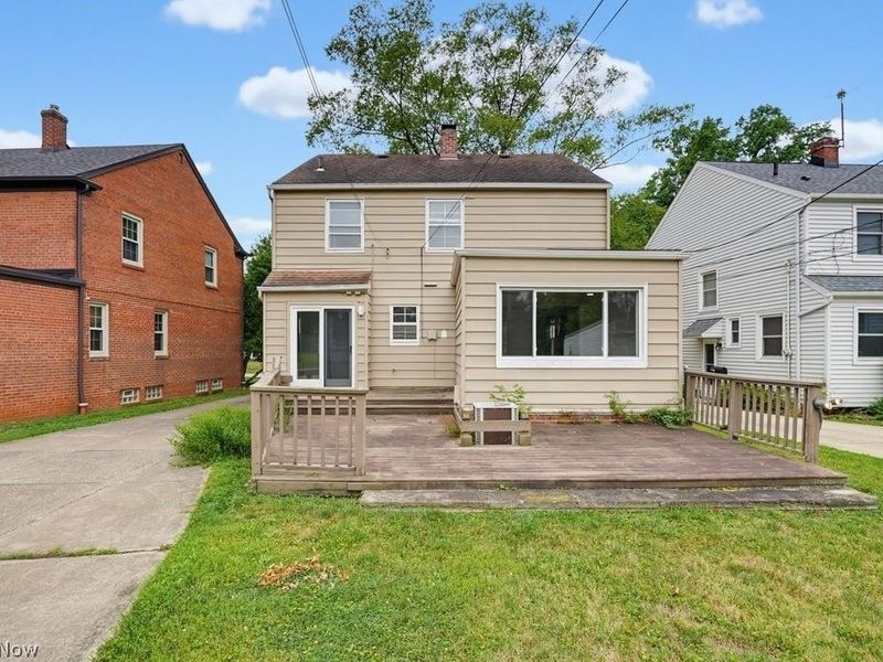 2345 Charney Road, University Heights, OH 44118 Photo 6