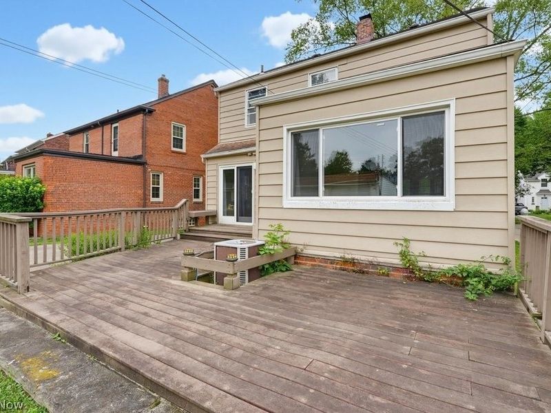 2345 Charney Road, University Heights, OH 44118 Photo 7