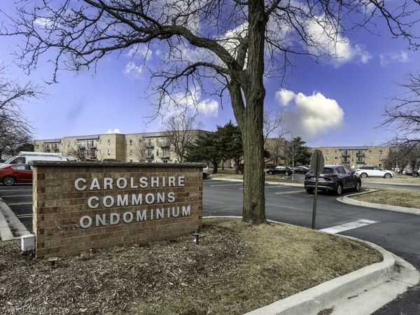 147 W Elk Trail, Unit 147, Carol Stream, IL 60188