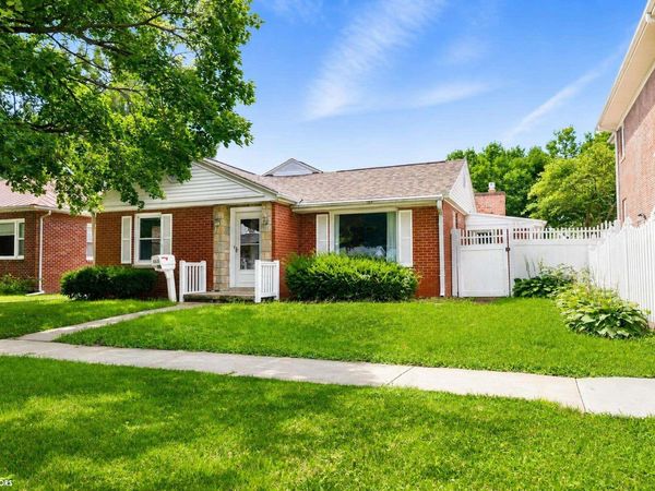 1432 Avenue F, Fort Madison, IA 52627