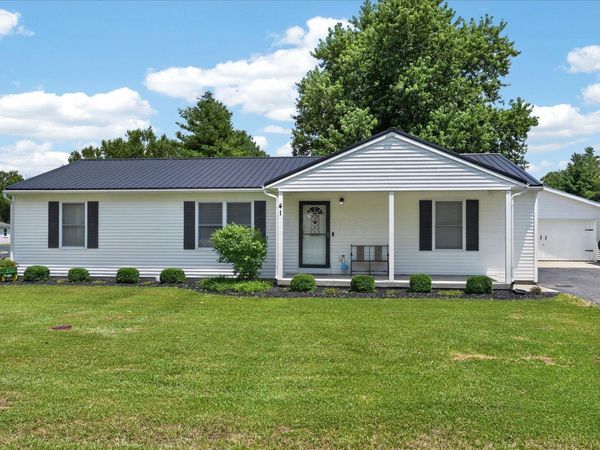 41 Lincoln Street , Bloomingburg, OH 43106