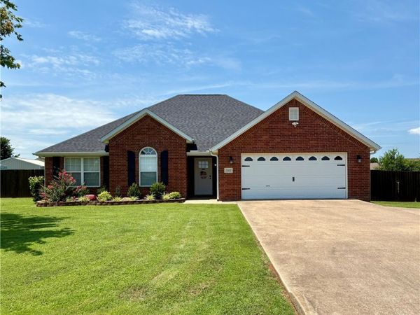 1300 Viney Grove Road, Prairie Grove, AR 72753
