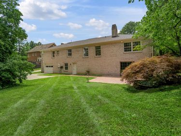 924 Chinoe Road, Lexington, KY 40502