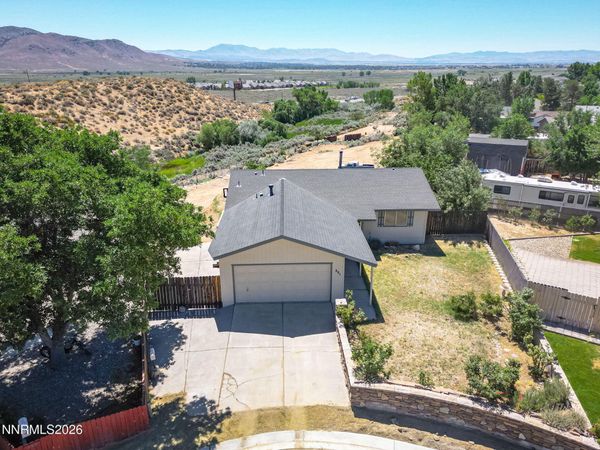 881 Amador Circle, Carson City, NV 89705