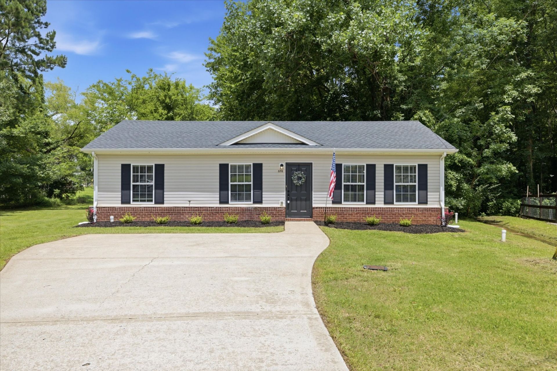 570 Kathryn Ct, Clarksville, TN 37042 Main Photo
