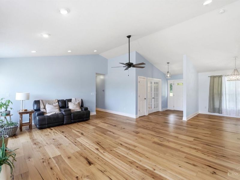 1055 Middleboro Road, Washington Township, OH 45054 Photo 6