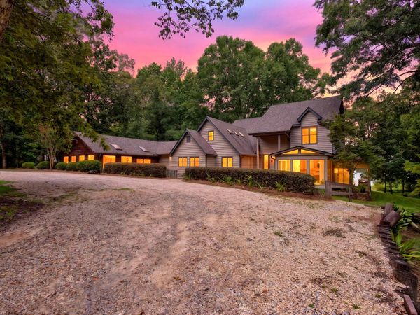 315 Buccaneer Dr., Hattiesburg, MS 39402